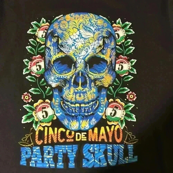 Skull T-shirt. Black with many colors on skull. 100%cotton. - Picture 2 of 4